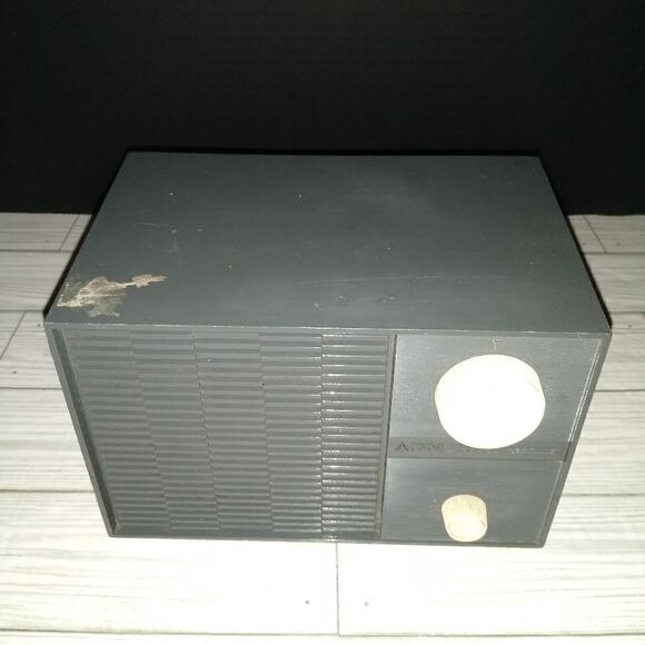 Vintage Admiral Grey Tube AM Radio Y2999 - Picture 1 of 11